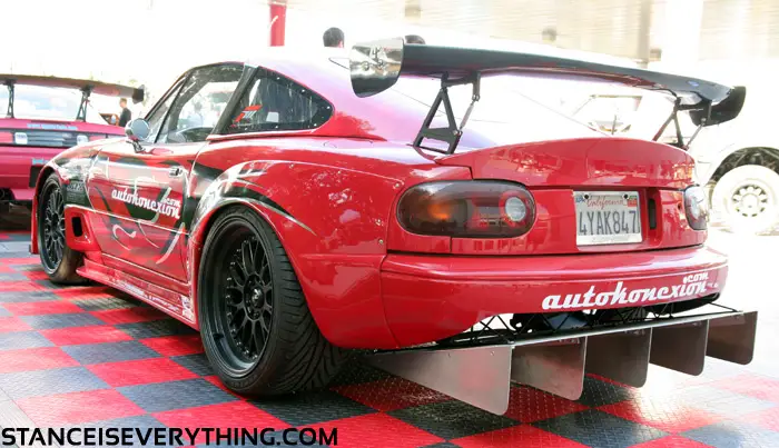 [Immagine: miata_xxr_rear.jpg]