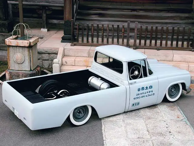 1973_toyota_stout_rk101+drivers_side_view Frenched Tails, Smooth bed, and RHD cause its JDM tiiiight