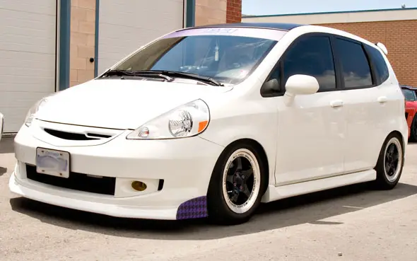 whitefit Ah here's the fit. Check the purple hounds tooth detaling on the lip.