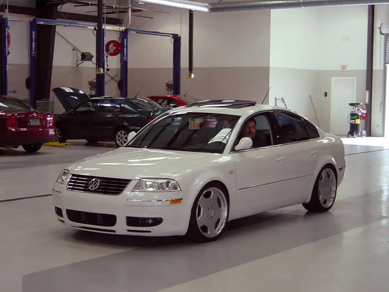 benzssat This Passat looks great on Benz rims
