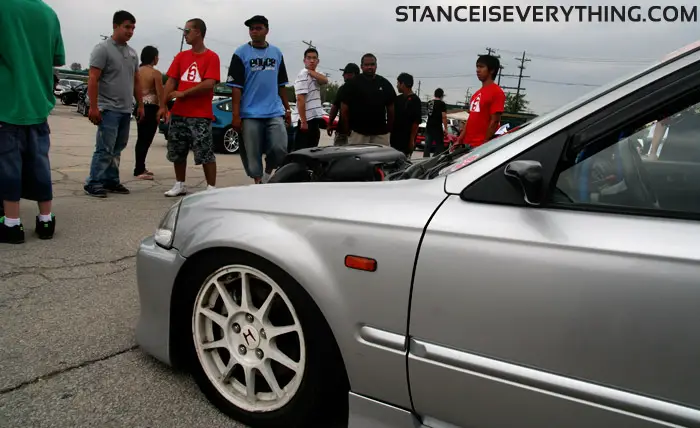This motor is the definition of shoe horned into place