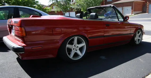 e30_14 Slammed early model convertible from the GTA
