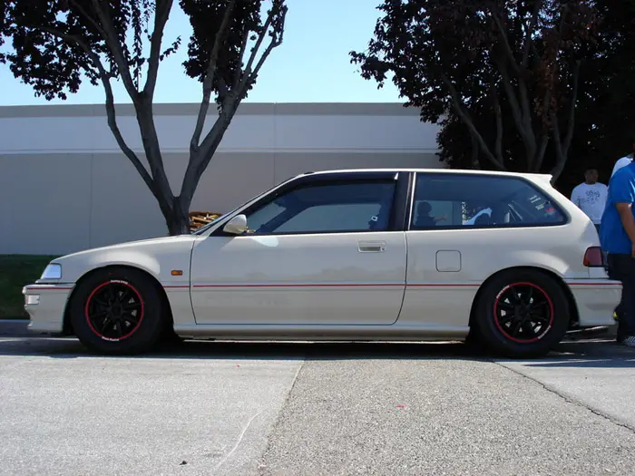 ef4 Efs are probably the only cars that pull of molding stripes