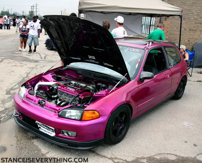 Girls love pink cars