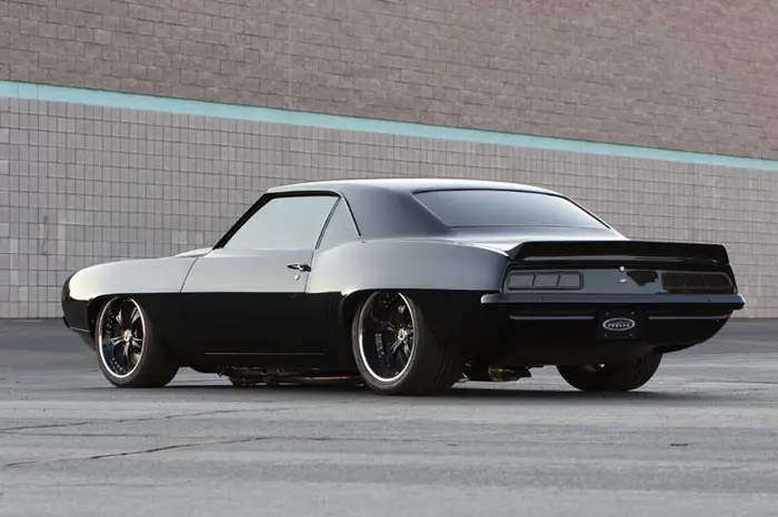 bags6 Muscle cars gettin in on it, check the rear dish