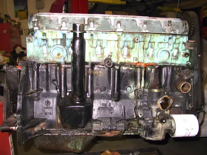 motorprerebuild The 90k mill pulled for rebuild