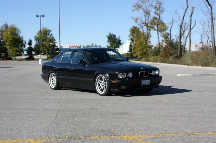 autox5 e34 m5 doin work