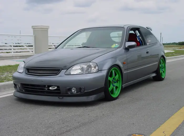 paintedwheels13 Without these green wheels this could be just another civic