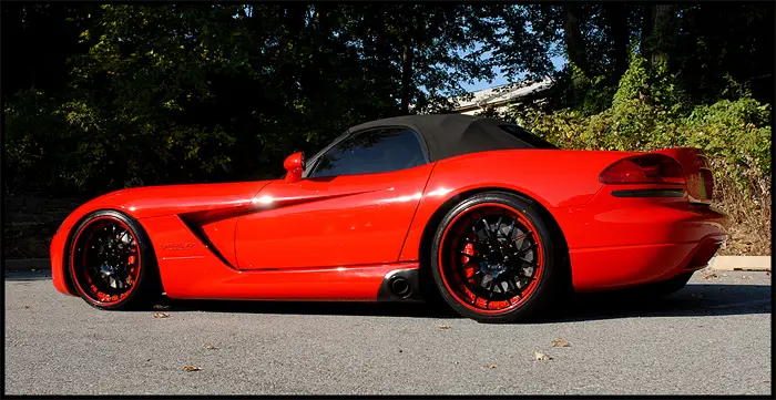 paintedwheels15 This Viper (srt-10) is rocking painted lips and barrels