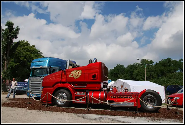 wtftruck3 The R99 with the rear fenders and mean looking exhaust system installed