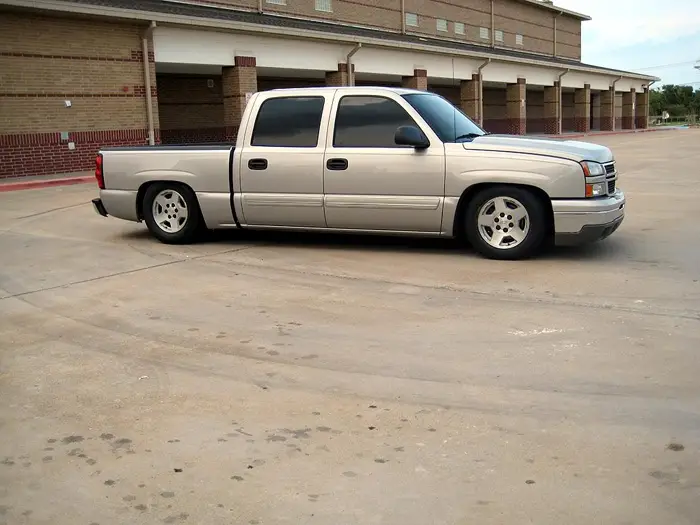 indecisive Call me crazy but I think Full size trucks look sick slammed