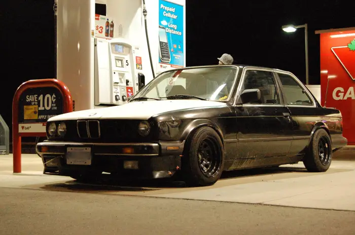 ryan1 The Diamond Racing steelies and zip tied air dam are the first tip that Ryan isn't the average e30 owner