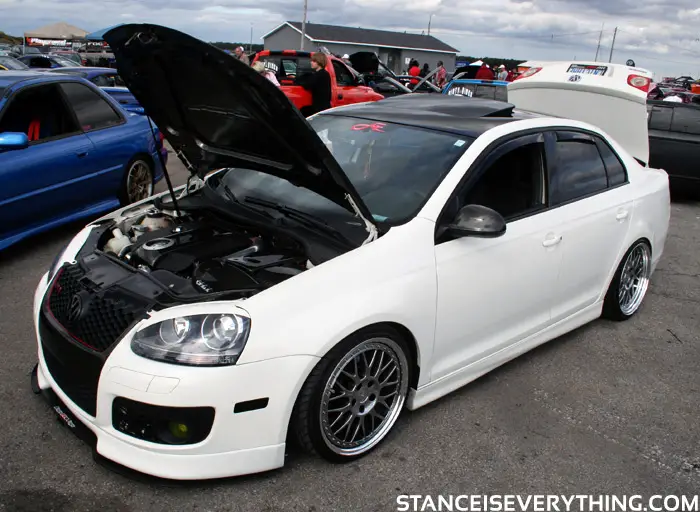 vw_jetta_front