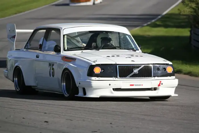 volvo_242_race
