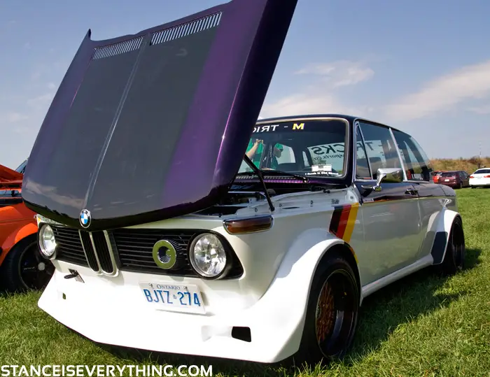 bmw_2002_front