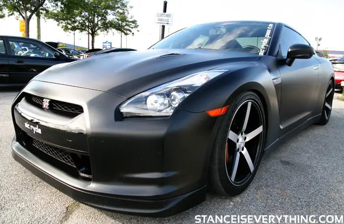 nissan_gtr_front_three