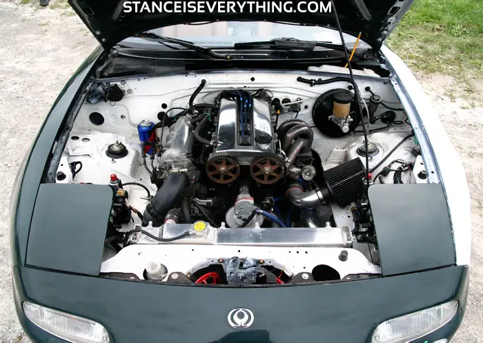 roadster_underhood