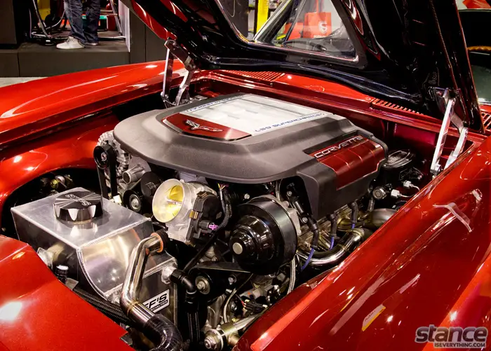 chevy_drag_vette_motor
