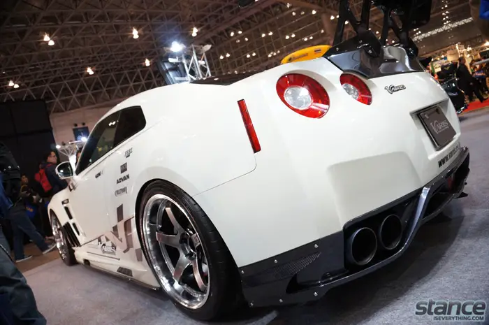 nissan_varis_rear