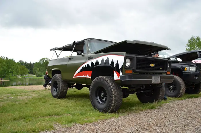 vanfest_18_2013_lifted_chevy