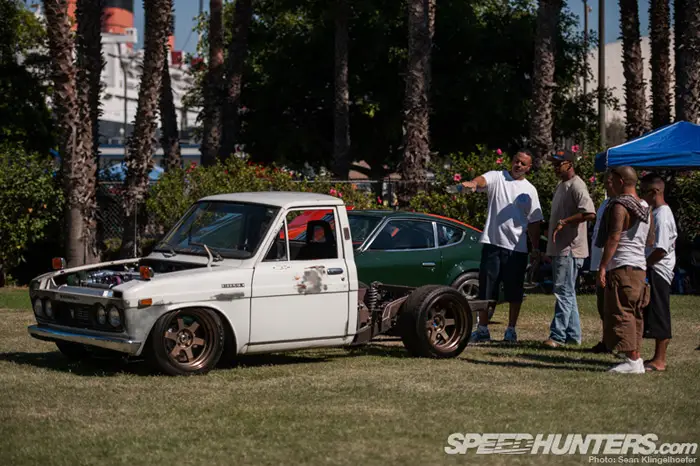 2jz_in_everything_nissan_hilux_1