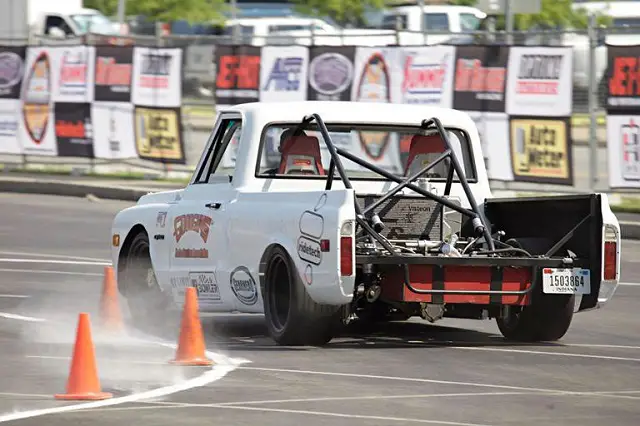 truck_doing_non_truck_stuff_11