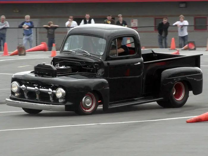 truck_doing_non_truck_stuff_15