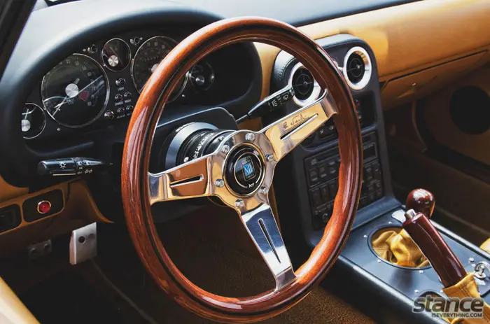 meeting_of_mazdas_2013_miata_4_interior_1