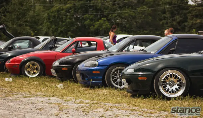 meeting_of_mazdas_2013_miatas