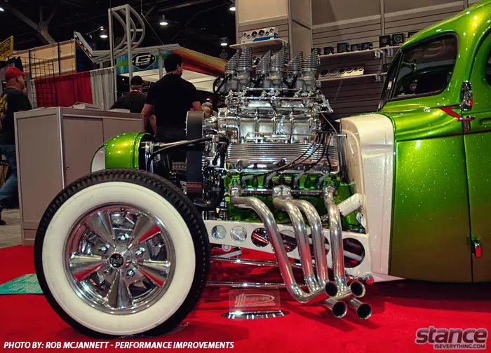 sema_2013_green_rod_indoors