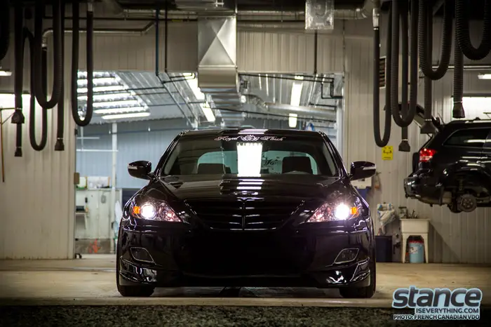 SIE_FCVDO_2011_Hyundai_Genesis_VipModular_1