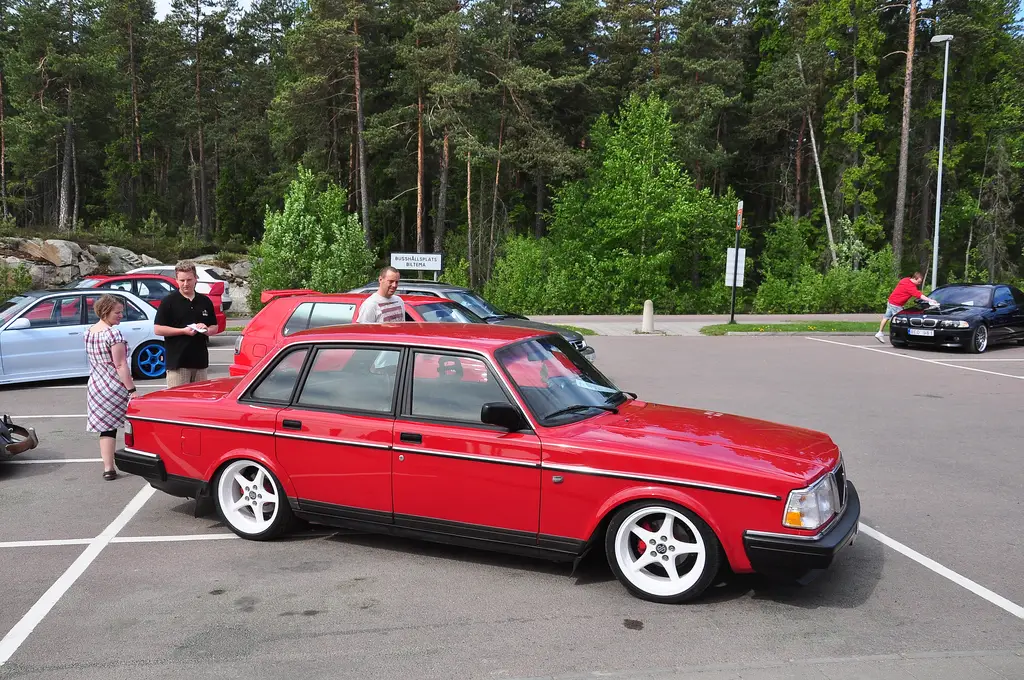 volvo_240_1