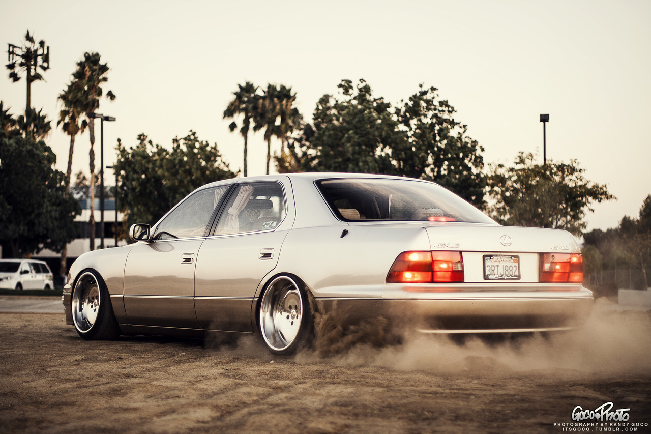 Theme Tuesdays: UCF10 & UCF20 Lexus LS400s.