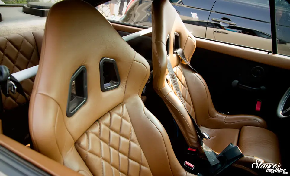cars-and-coffee-porsche-compmotive-interior