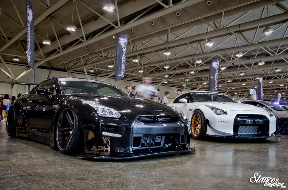 importfest-2015-nextmod-gtrs-black-white