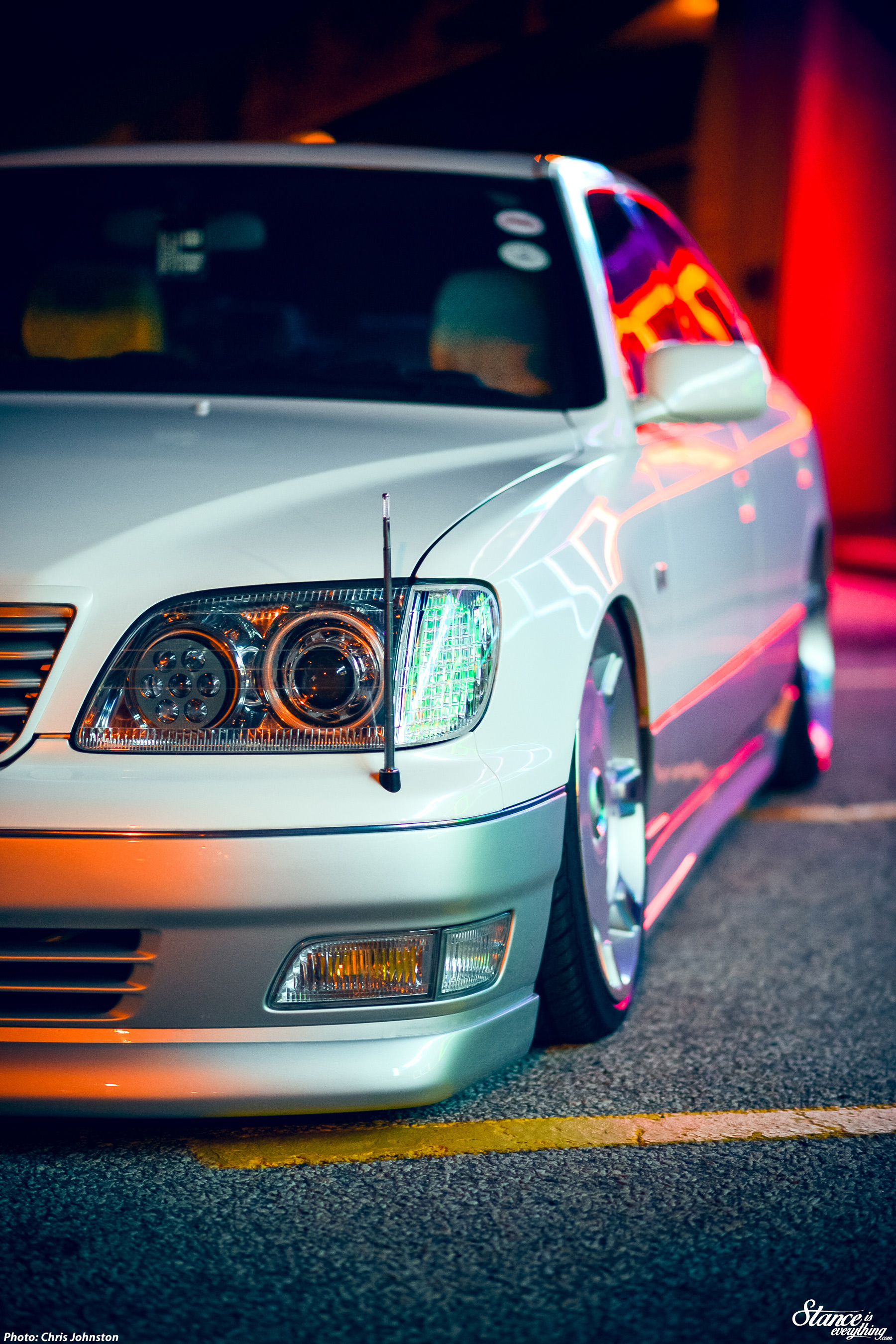 Toyota вертикально