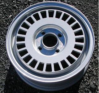 splits-3-saab-turbo-1
