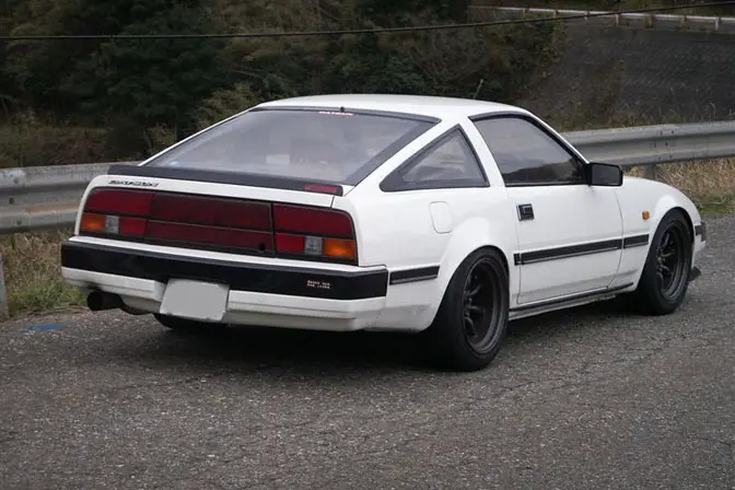Can a z31 owner chime in here, is this an early model? Did the tail lights switch part way through the run? Love the Panasport wheels regardless 