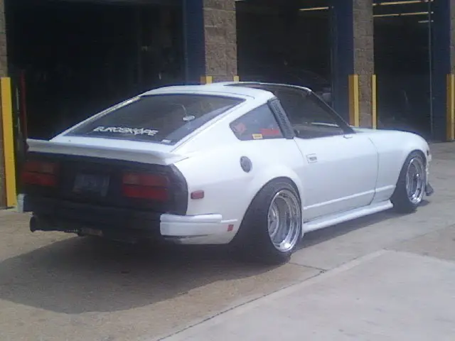 This photo is pretty potato, but before putting together his awesome Volvo @awful_hero had this z31