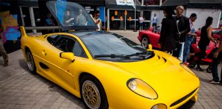 Big Cat In The Big City: An XJ220s Comes To Toronto