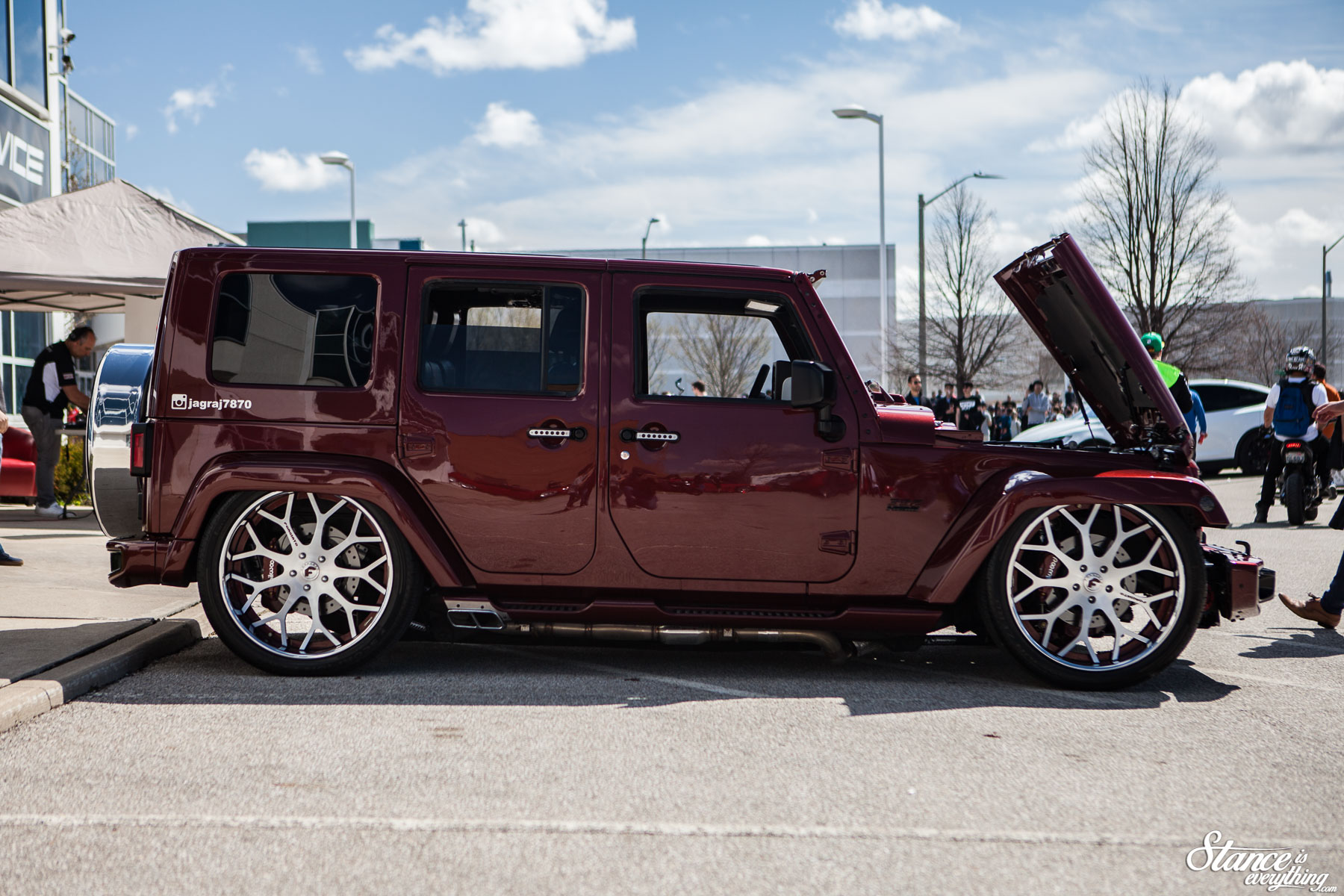 Mopar  Hemi Swapped Jeep Wrangler JK - Stance Is Everything